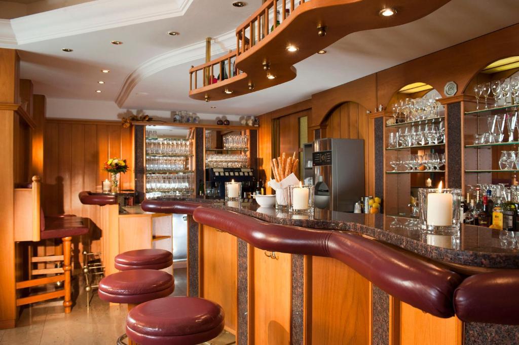 Stadthotel Eggerbraeu Imst Exterior photo